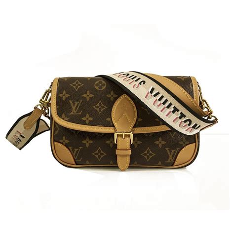 large louis vuitton shoulder bag|louis vuitton detachable shoulder bags.